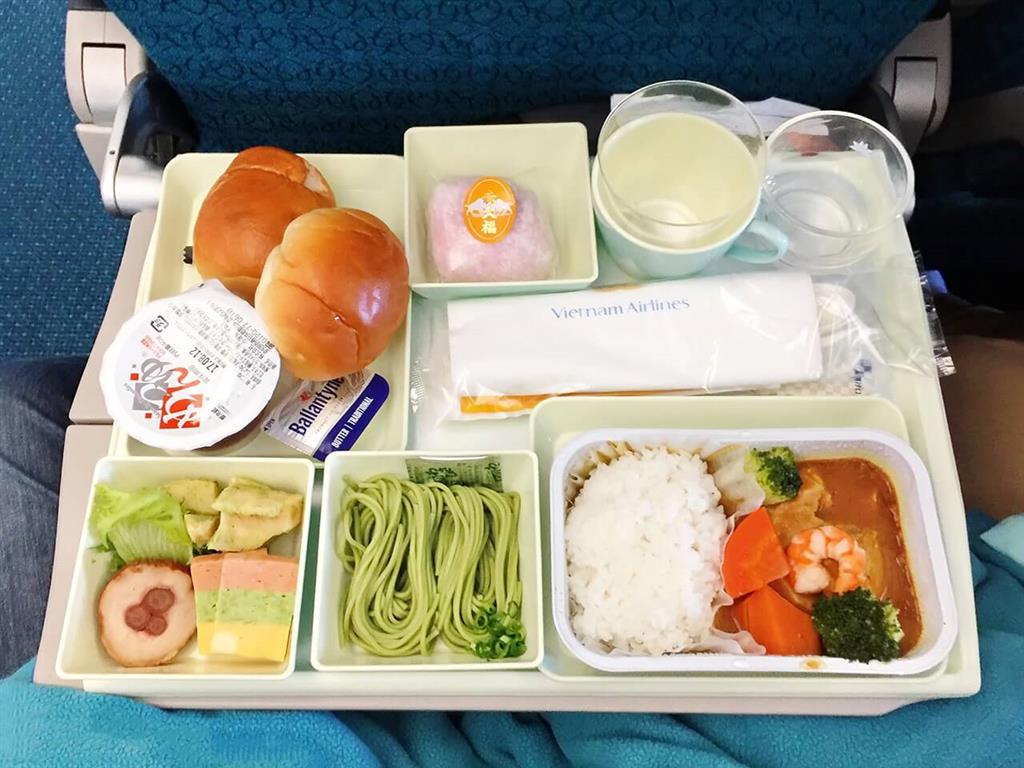 Đồ ăn của Vietnam Airlines được đánh giá là phong phú và đẹp mắt