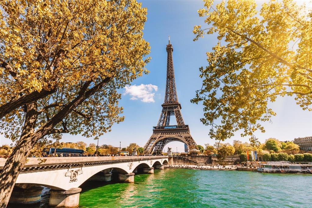 Có một Paris hoa lệ đang chờ đón bạn Có một Paris hoa lệ đang chờ đón bạn