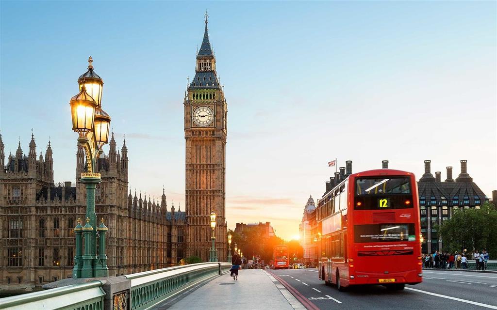 Đồng hồ Big Ben là 1 trong những công trình nổi bật tại London Đồng hồ Big Ben là 1 trong những công trình nổi bật tại London