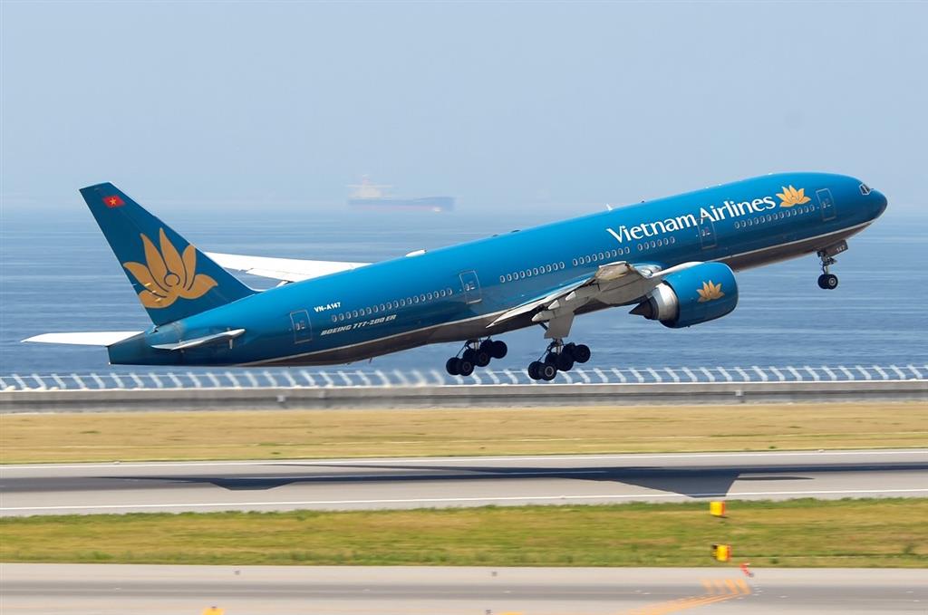 Vietnam Airlines là một trong những hàng hàng không đang khai thác chuyến bay tới Pháp Vietnam Airlines là một trong những hàng hàng không đang khai thác chuyến bay tới Pháp