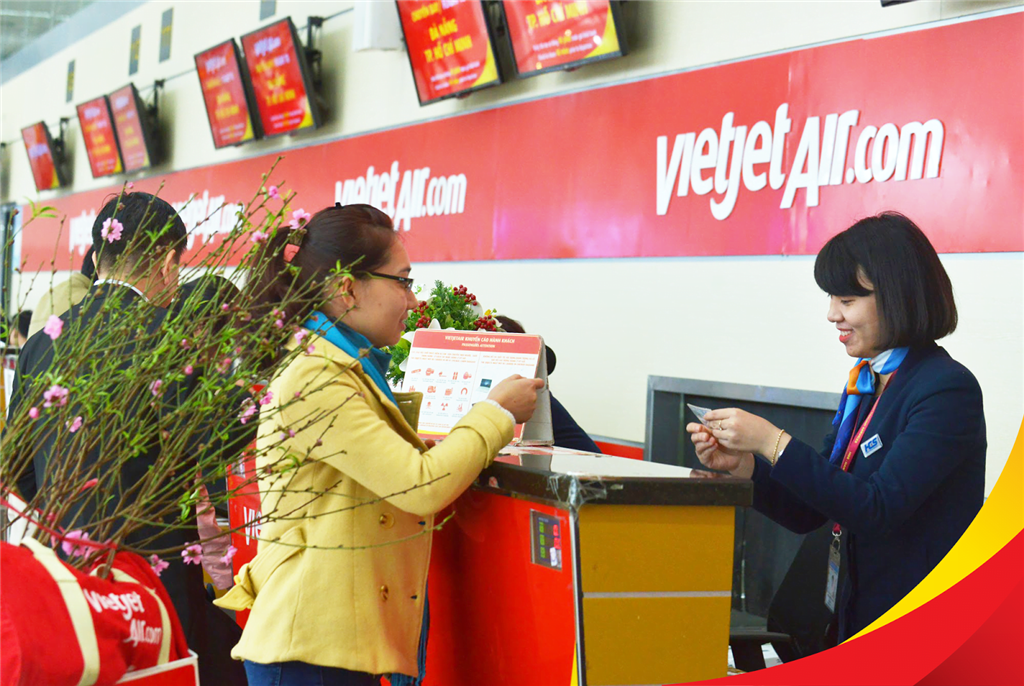 Dịp Tết là lúc giá vé máy bay tăng cao do cầu vượt cung