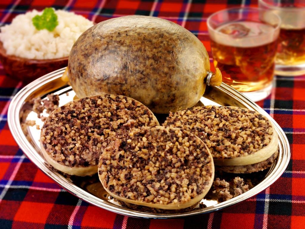 Haggis là món xúc xích truyền thống với hương vị hấp dẫn Haggis là món xúc xích truyền thống với hương vị hấp dẫn