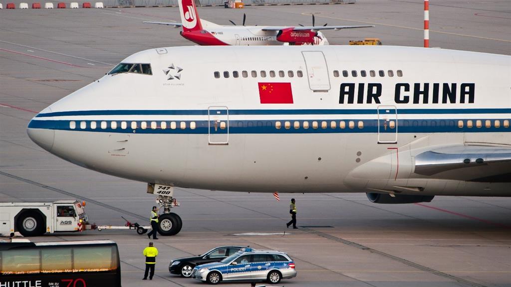 Air China là hãng duy nhất được mang cờ Trung Quốc trên toàn bộ tàu bay Air China là hãng duy nhất được mang cờ Trung Quốc trên toàn bộ tàu bay