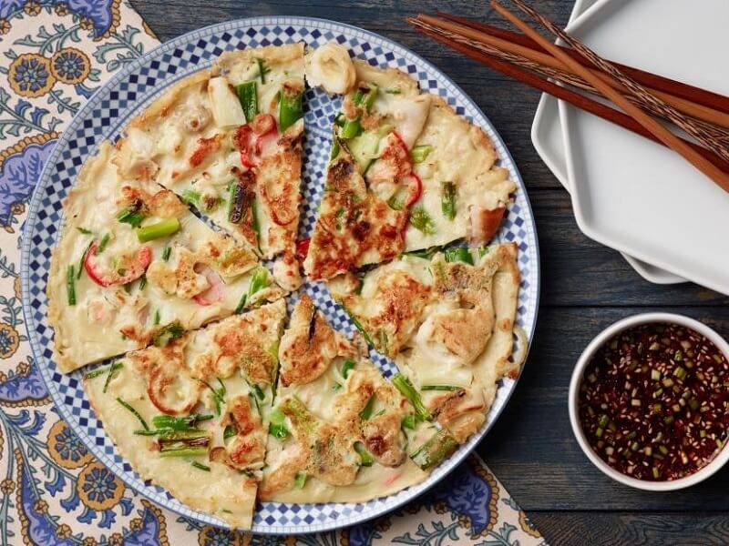 Haemul pa jeon có hình tròn giống Pizza Haemul pa jeon có hình tròn giống Pizza