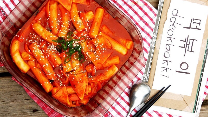 Thưởng thức món Tteokbokki nổi tiếng Hàn Quốc Thưởng thức món Tteokbokki nổi tiếng Hàn Quốc