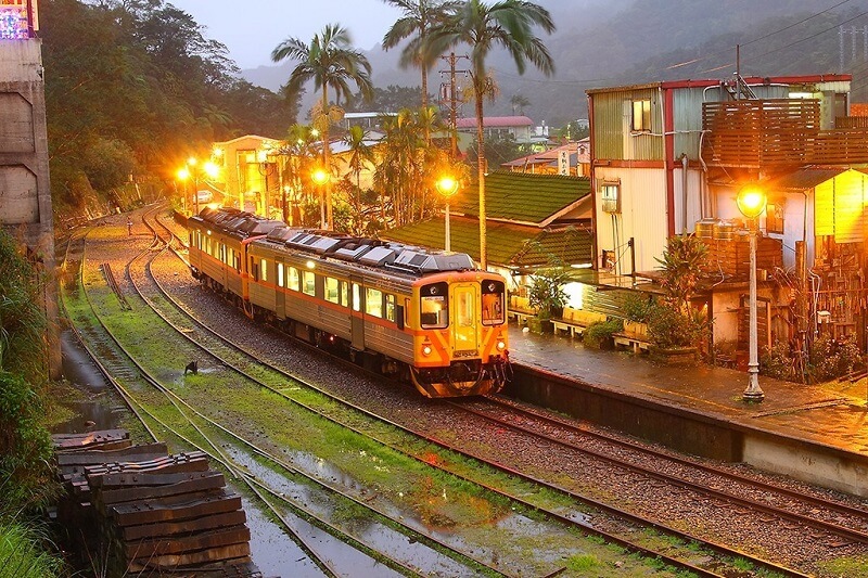 Một tuyến xe lửa tại làng Thập Phần Một tuyến xe lửa tại làng Thập Phần