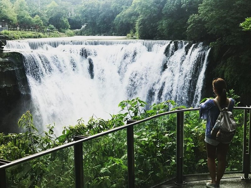Xung quanh làng cổ còn nhiều điểm tham quan tuyệt đẹp khác Xung quanh làng cổ còn nhiều điểm tham quan tuyệt đẹp khác