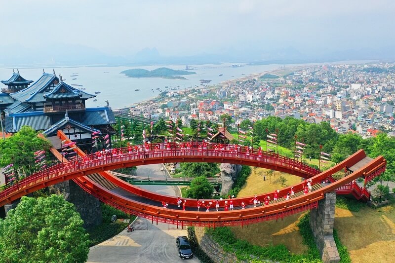Cầu Nhật Bản với thiết kế độc đáo tại Hạ Long