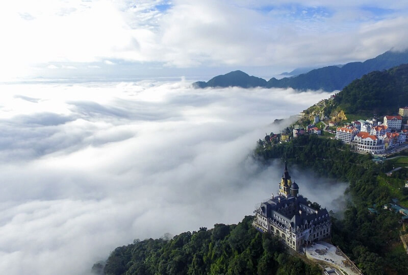 Tam Đảo với cảnh sắc kì ảo giữa mây và núi