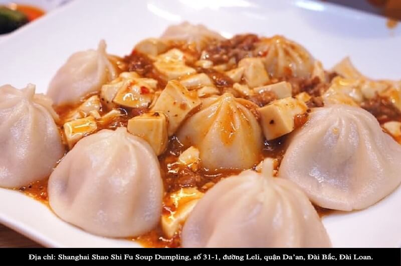 Bánh Xiao Long Bao ăn kèm đậu phụ tứ xuyên