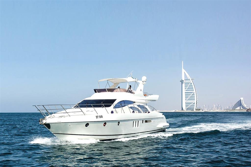 Cách tốt nhất để ngắm nhìn thành phố là trên du thuyền Cách tốt nhất để ngắm nhìn thành phố là trên du thuyền