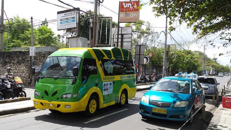Xe bus công cộng tại Bali Xe bus công cộng tại Bali