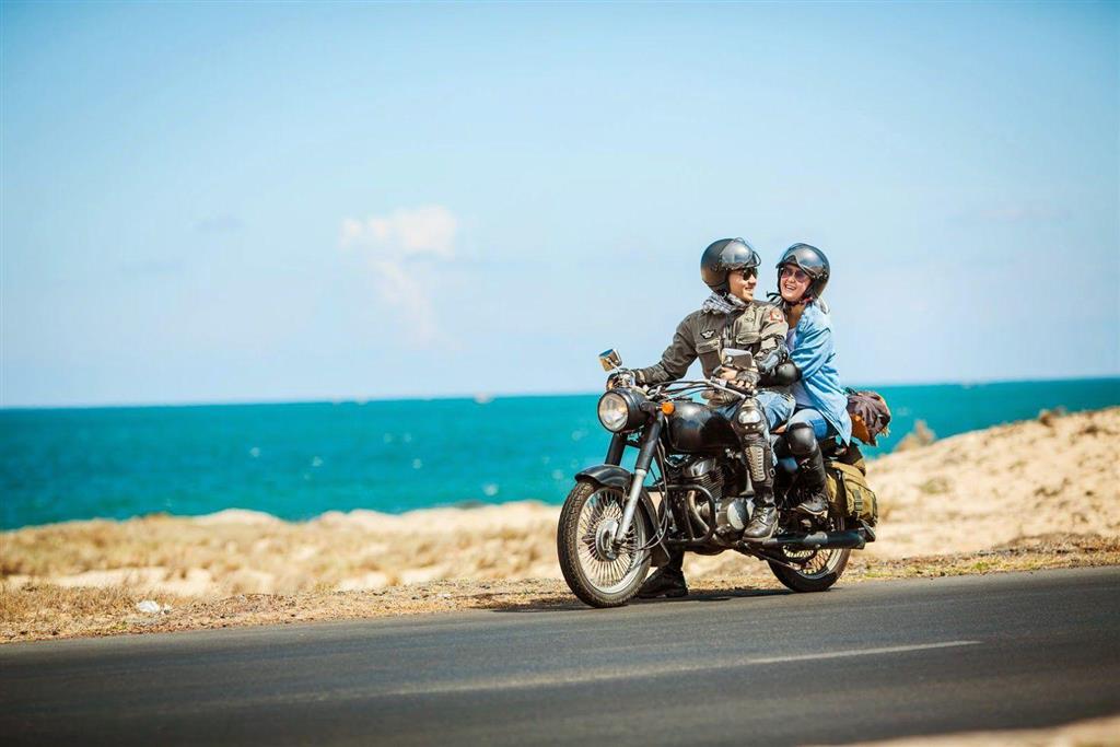 Đi xe máy sẽ giúp bạn có nhiều trải nghiệm hơn trên cung đường Quy Nhơn - Đà Nẵng