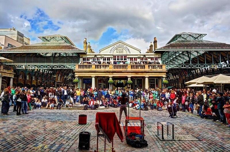 Trình diễn nghệ thuật trên đường phố Trình diễn nghệ thuật trên đường phố