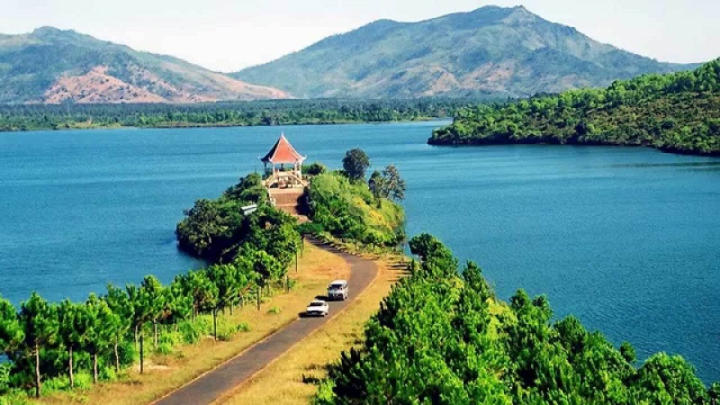 Biển hồ T’nưng - Đôi mắt Pleiku