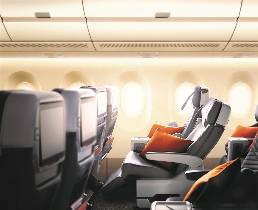 Hạng phổ thông cao cấp có thiết kế ghế ngồi rộng rãi hơn Hạng phổ thông cao cấp có thiết kế ghế ngồi rộng rãi hơn