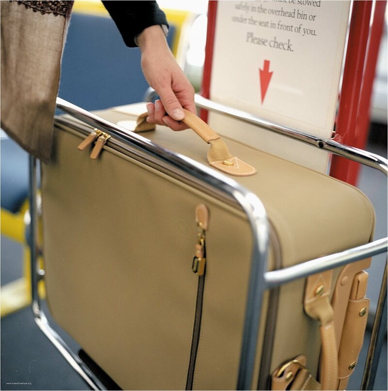 Hành lý xách tay có bị cân không ?