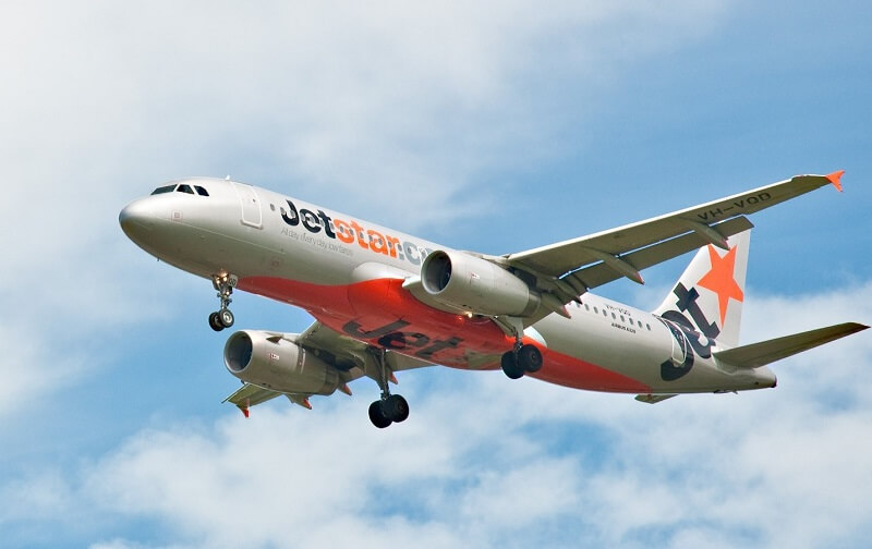 Phí đổi vé máy bay Jetstar là bao nhiêu tiền ?