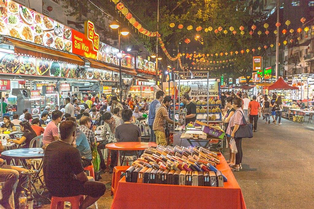 Jalan Alor là con đường ăn uống sầm uất tại Kuala Lumpur