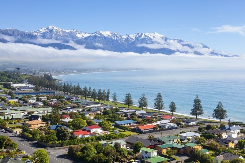 Kaikoura là thị trấn tuyệt đẹp nằm giữa dãy núi Suaward Kaikoura và biển Thái Bình Dương Kaikoura là thị trấn tuyệt đẹp nằm giữa dãy núi Suaward Kaikoura và biển Thái Bình Dương