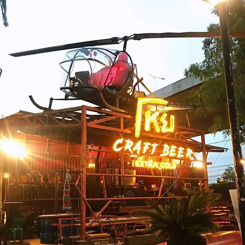 Một quán bia tại chợ Chang Chui Một quán bia tại chợ Chang Chui