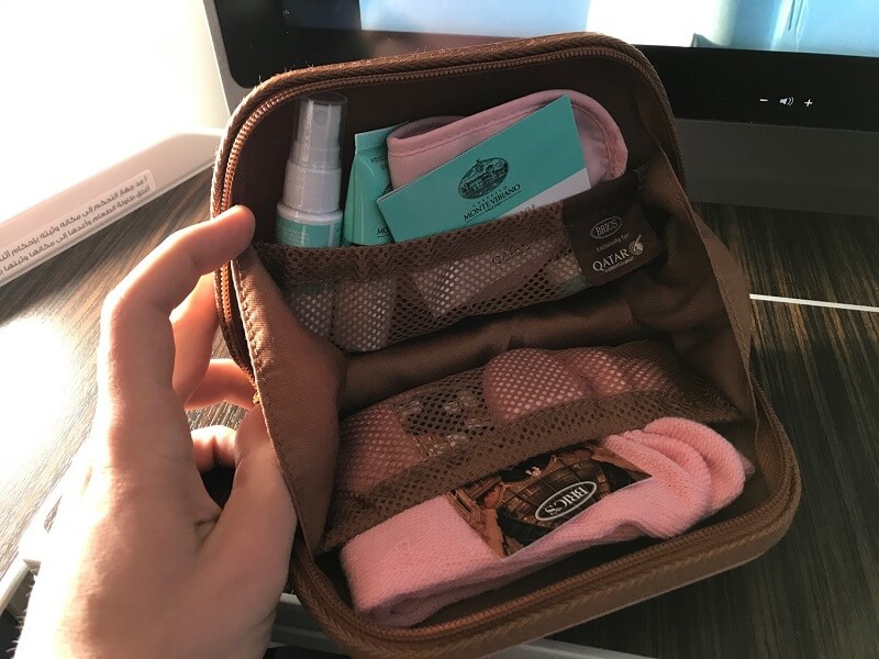Đồ dùng cá nhân cho mỗi hành khách của Qatar Airways