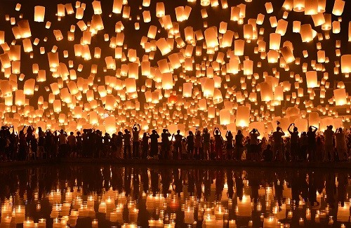 Rực rỡ với lễ hội Loi Krathong