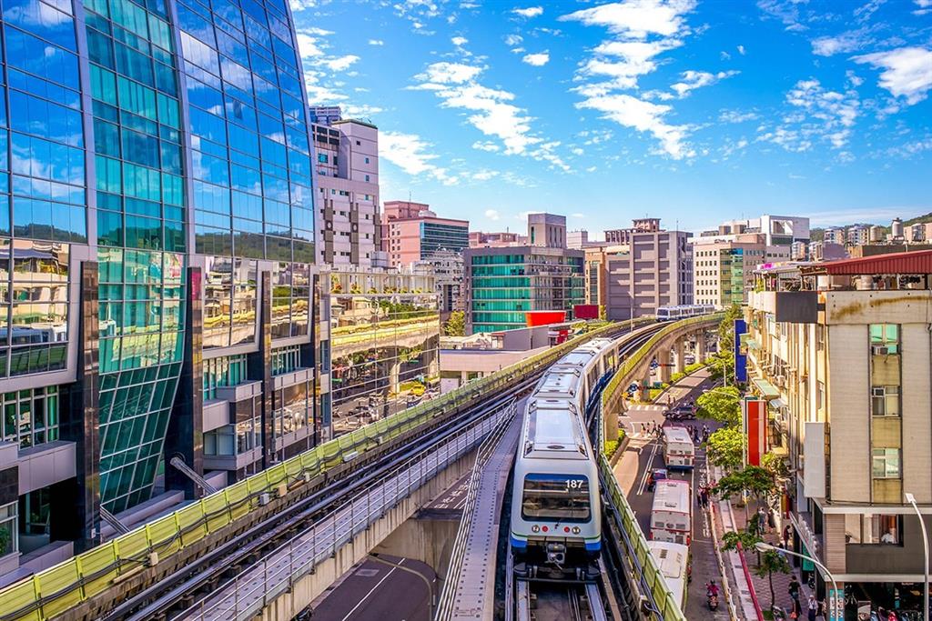 Tàu là phương tiện di chuyển khá thuận tiện tại Taipei