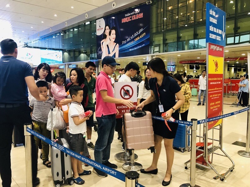 Nhân viên an ninh hàng không có quyền lục soát, kiểm tra toàn bộ hành lý của bạn Nhân viên an ninh hàng không có quyền lục soát, kiểm tra toàn bộ hành lý của bạn