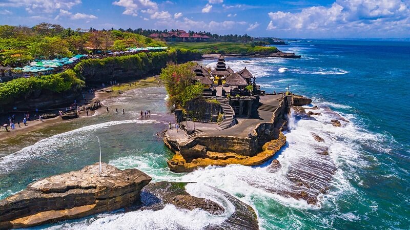 Đền thiêng Tanah Lot