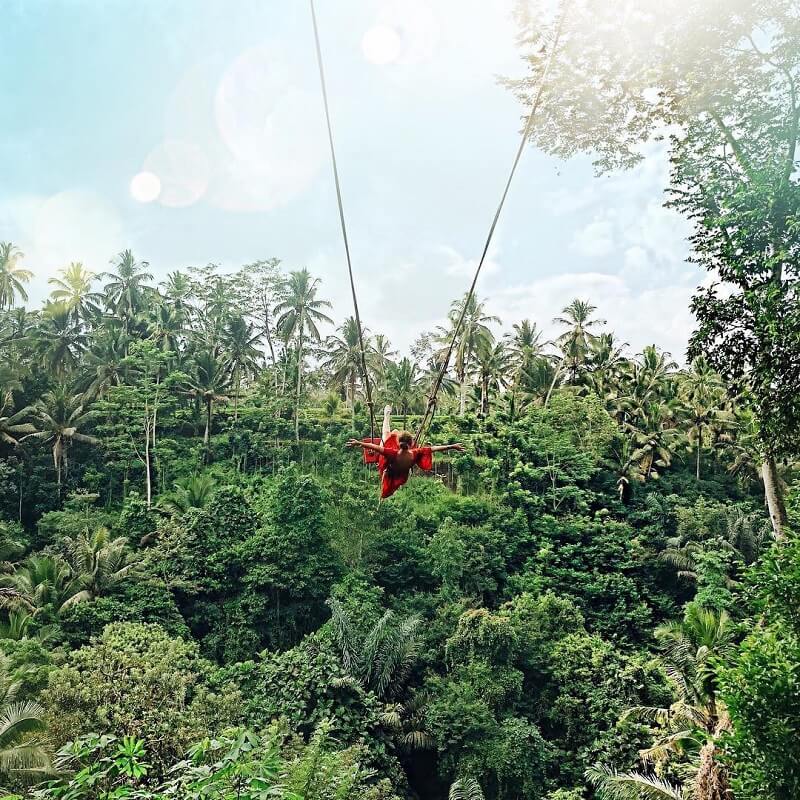 Swing là trò chơi  mà ai cũng muốn thử một lần khi tới Bali