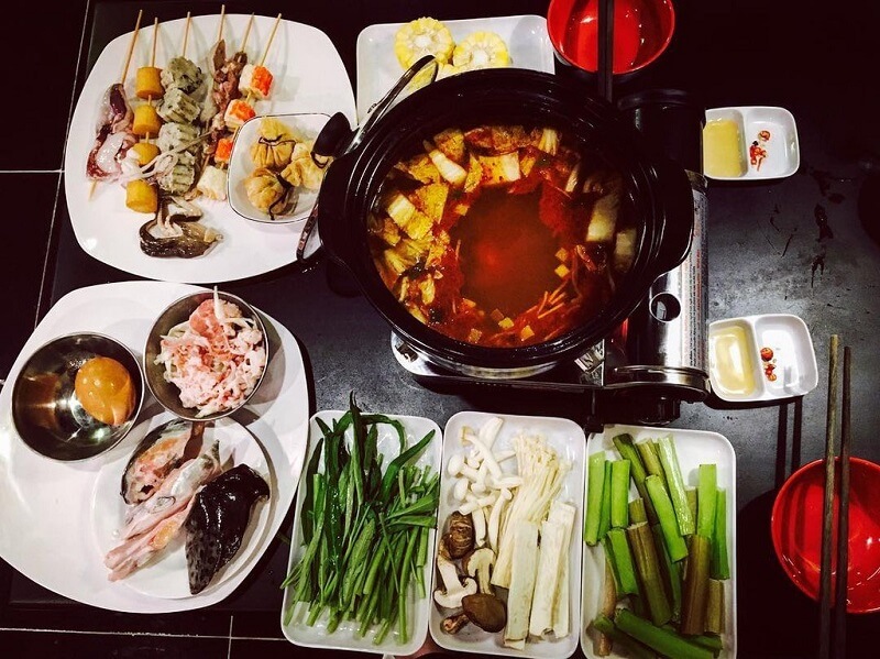 Lẩu tự chọn khiến các tín đồ ẩm thực mê tít