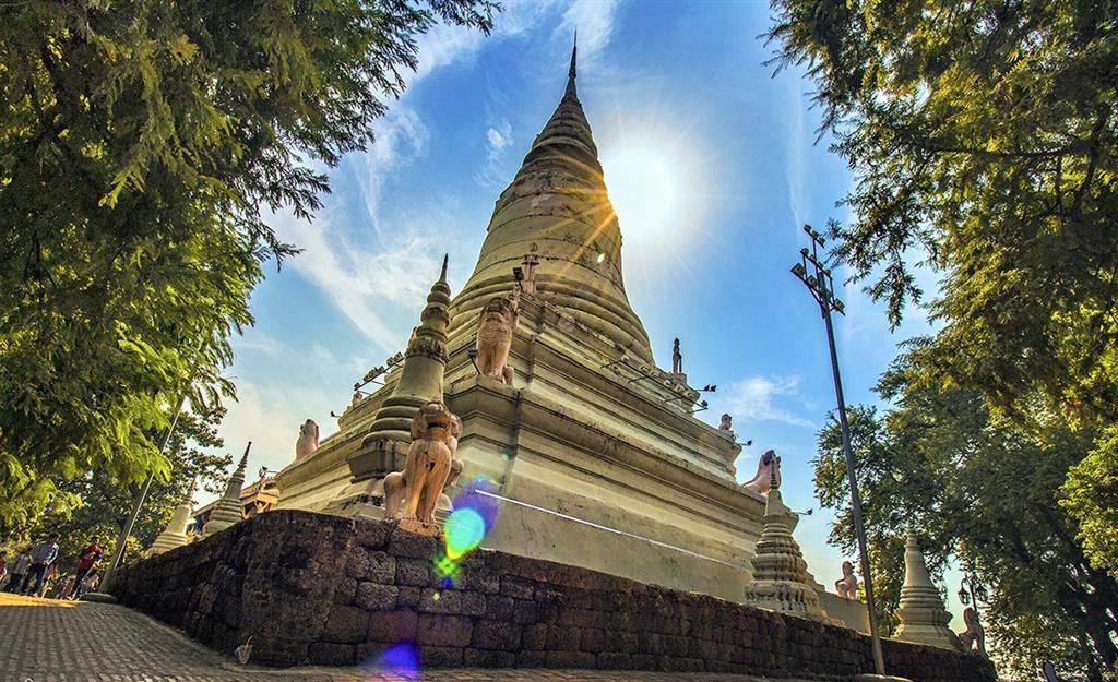 Wat Phnom là ngôi chùa linh thiêng nhất Campuchia Wat Phnom là ngôi chùa linh thiêng nhất Campuchia